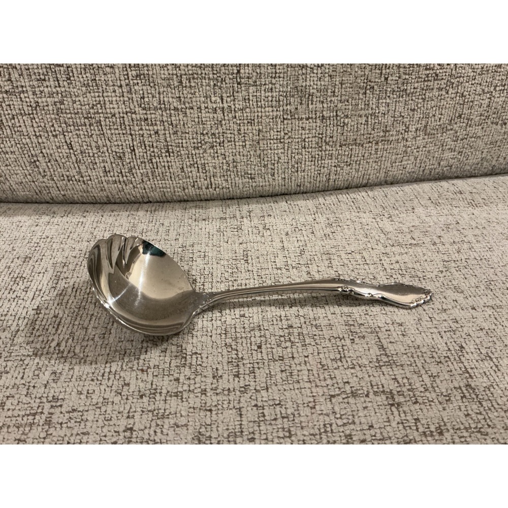Oneida Damask Rose Stainless Gravy Ladle Scalloped Shell Bowl Floral Handle